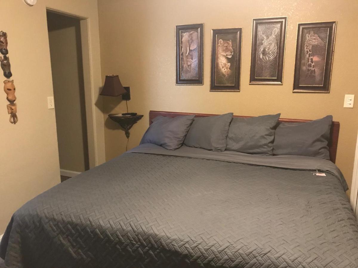 Highland Court Motel Фермонт Екстер'єр фото
