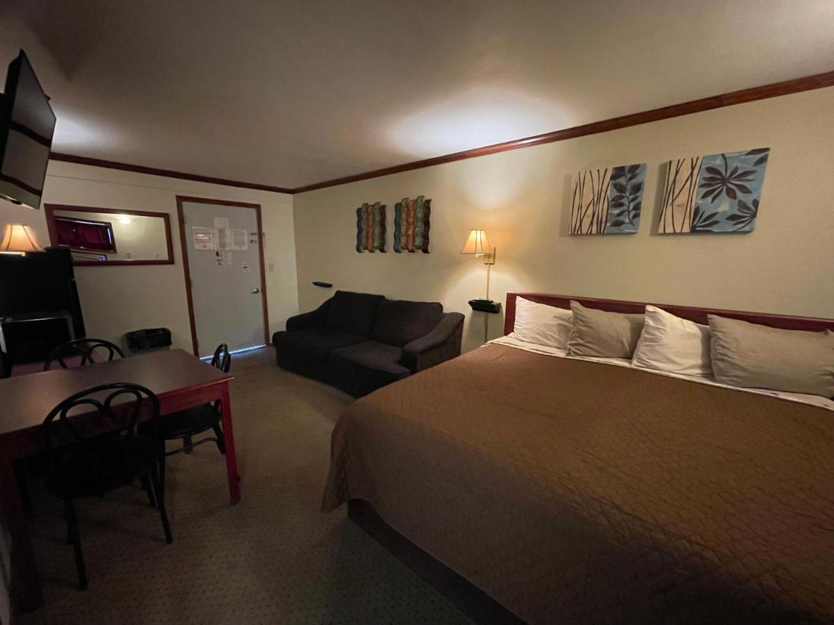 Highland Court Motel Фермонт Екстер'єр фото