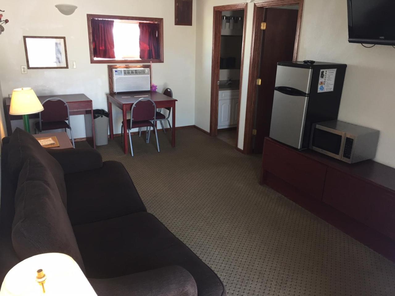 Highland Court Motel Фермонт Екстер'єр фото