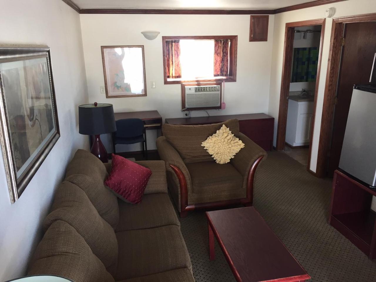 Highland Court Motel Фермонт Екстер'єр фото